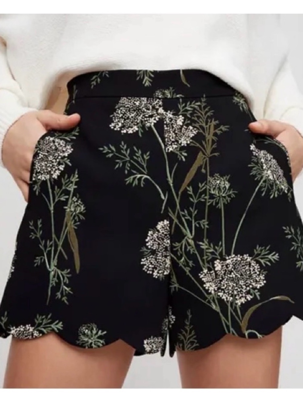 Black Floral Scallop-Hem Women's Shorts